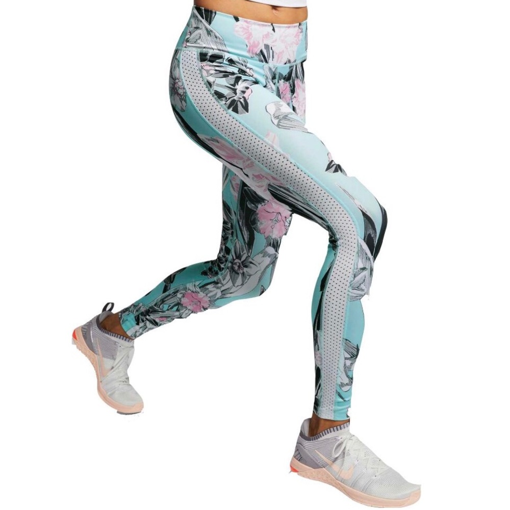 SALE ✨NIKE Women’s One Ultra Femme Leggings (S)